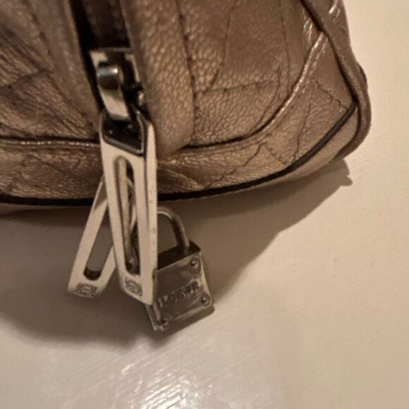 Loewe Amazona 28 Top Handle Handbag Metallic Gold Leather Bold Purse - Picture 6 of 16